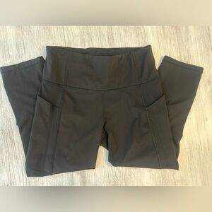 Athleta Ultimate Stash II Capri Leggings Black | Size Small